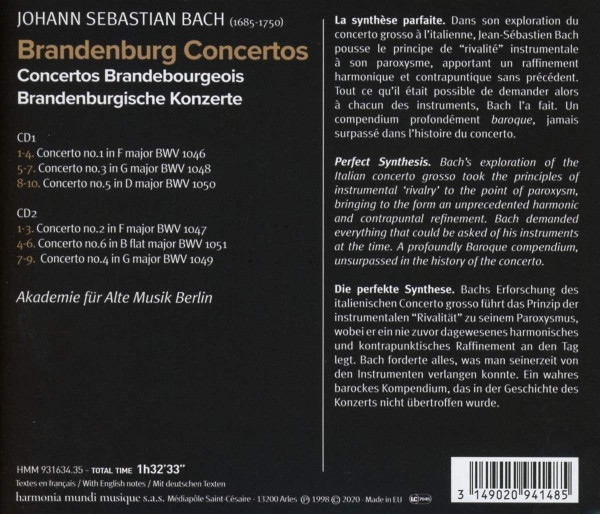 Rückseite der Aufnahme „Bach Brandenburgische Konzerte“ der Akademie für Alte Musik Berlin mit Trackliste und Texten auf Englisch, Französisch und Deutsch.